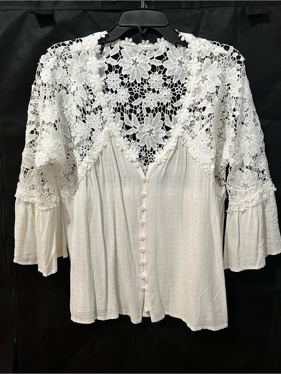 Unbranded Tops - NEW Boho White Crochet Lace V-Neck Button-Front Flowy Women’s Summer Top